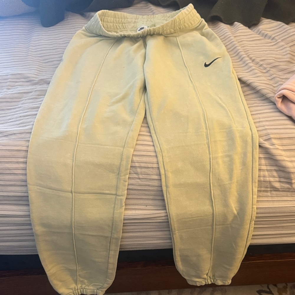 Nike Sweatpants
